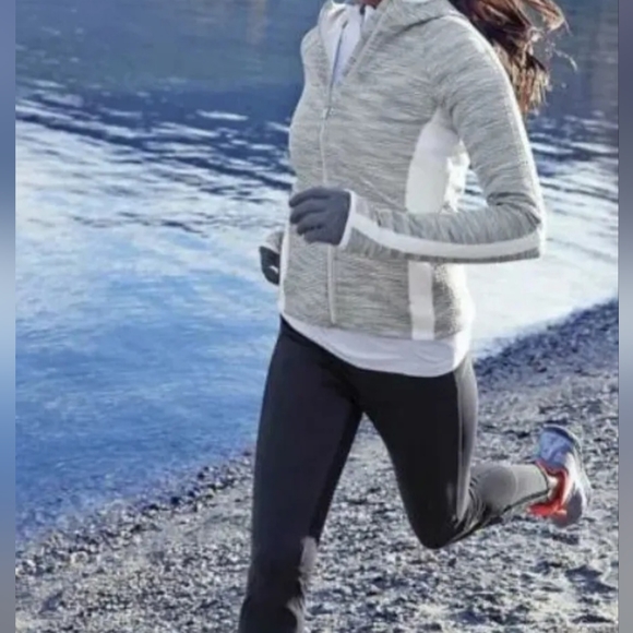 Athleta Snowscape Gray & White Quilted Running Jacket - Picture 1 of 6
